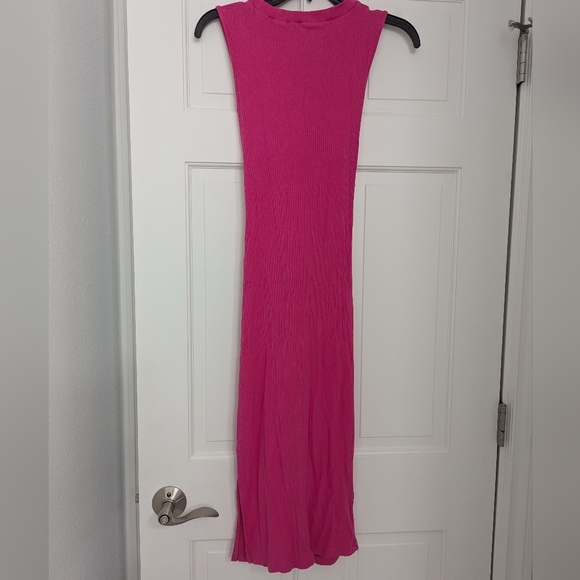 Elegant Pink Sleeveless Dress - Picture 4 of 7